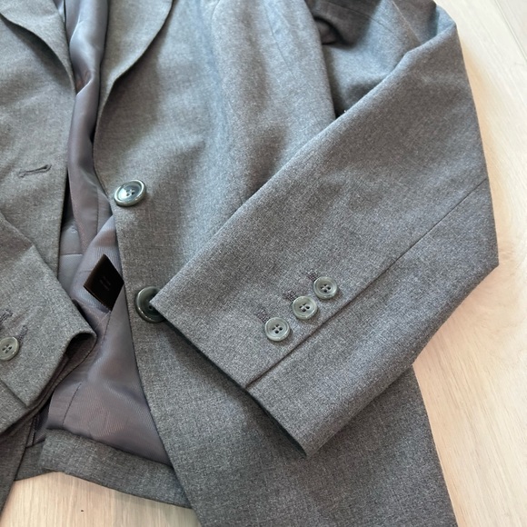 Limited Women’s Blazer - Picture 3 of 5